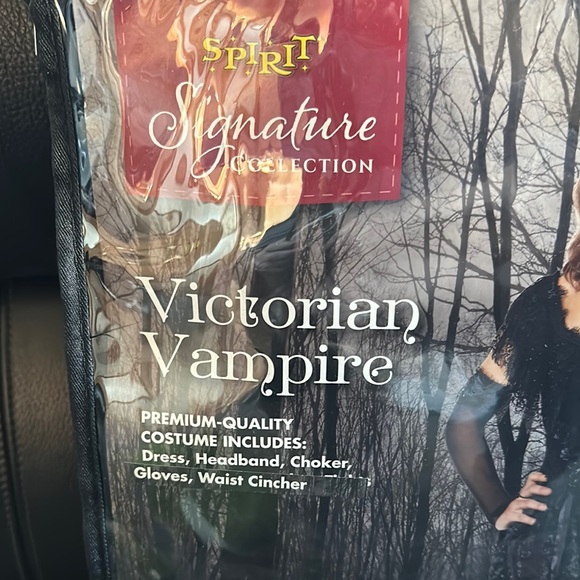 NIB!! Halloween Costume! Women’s Extra Large Gothic Vampire Costume - Picture 3 of 6